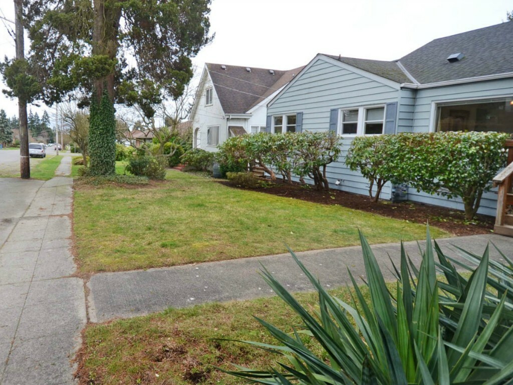 Property Photo:  12217 1 Avenue NW  WA 98177 