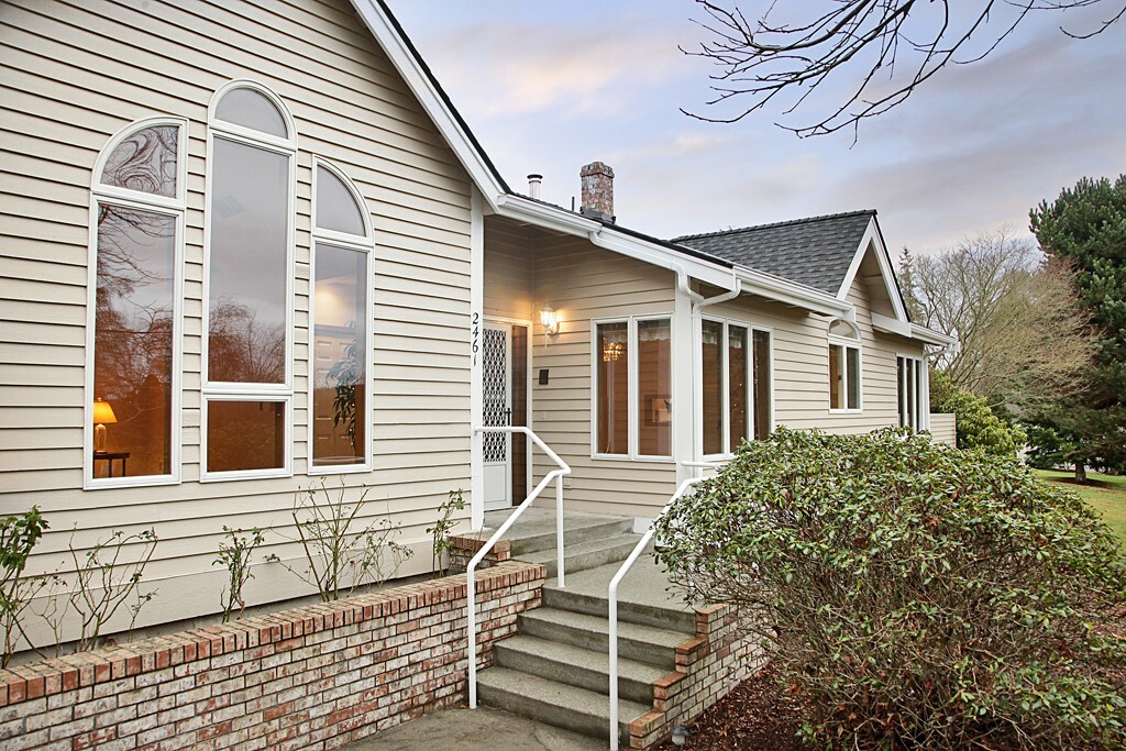 Property Photo:  2461 Hillis Drive  WA 98260 