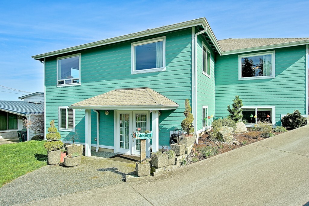 Property Photo:  4119 R Avenue  WA 98221 