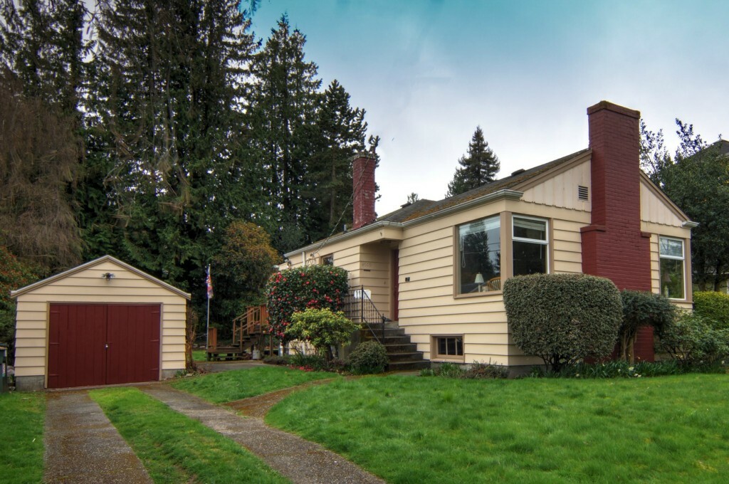 Property Photo:  4909 S Oregon Street  WA 98118 