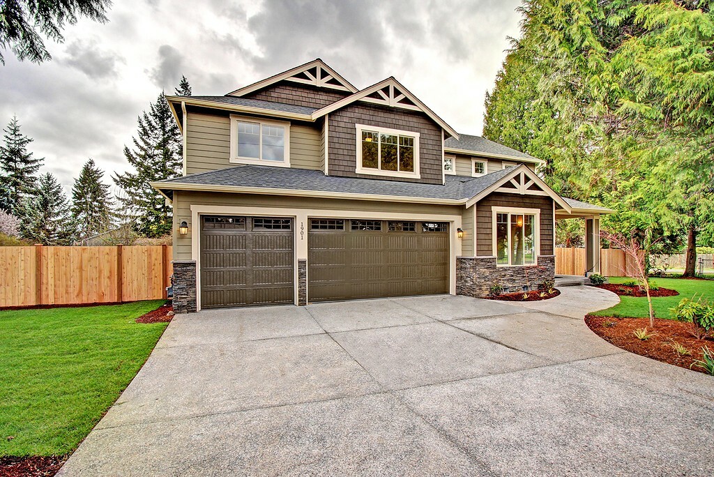 Property Photo:  1901 NE 135th St  WA 98125 