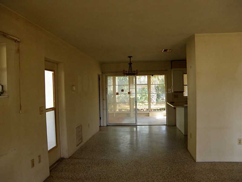 Property Photo:  6329 Murdock Avenue  FL 34231 