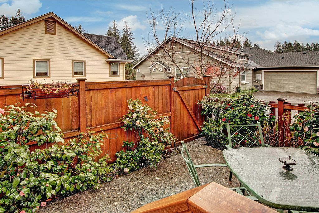 Property Photo:  13291 228th Place NE  WA 98053 