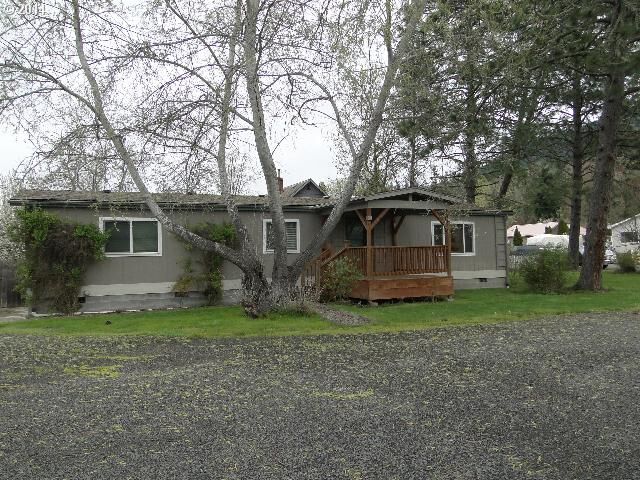 Property Photo: 129 N Pioneer St OR 97452