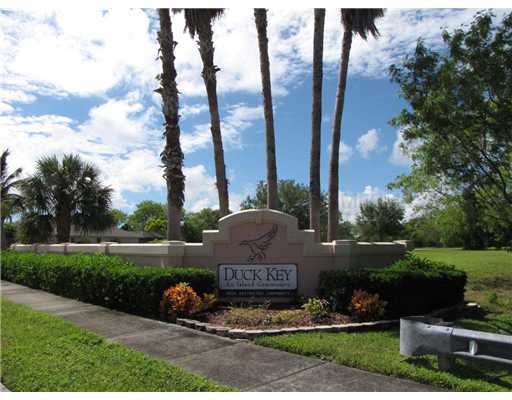 Property Photo: 8541 Lamar Court FL 34287