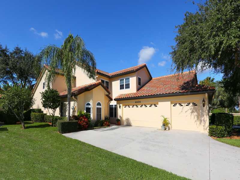 Property Photo:  4404 Calle Serena  FL 34238 