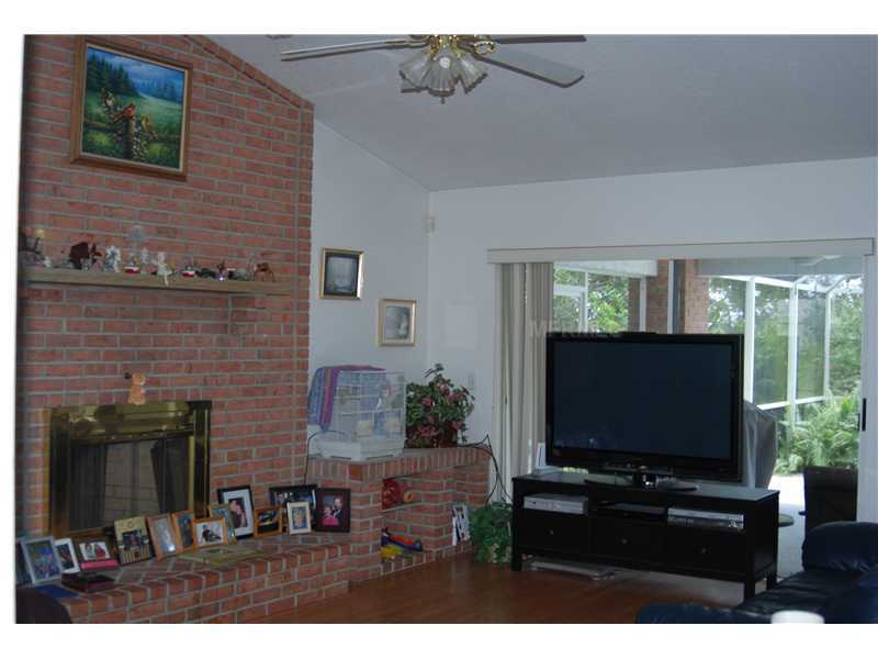 Property Photo:  10441 Lago Louisa Court  FL 34711 