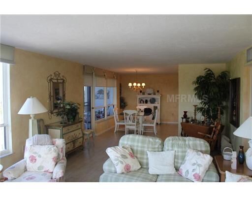 Property Photo: 627 Alhambra Road 701 FL 34285