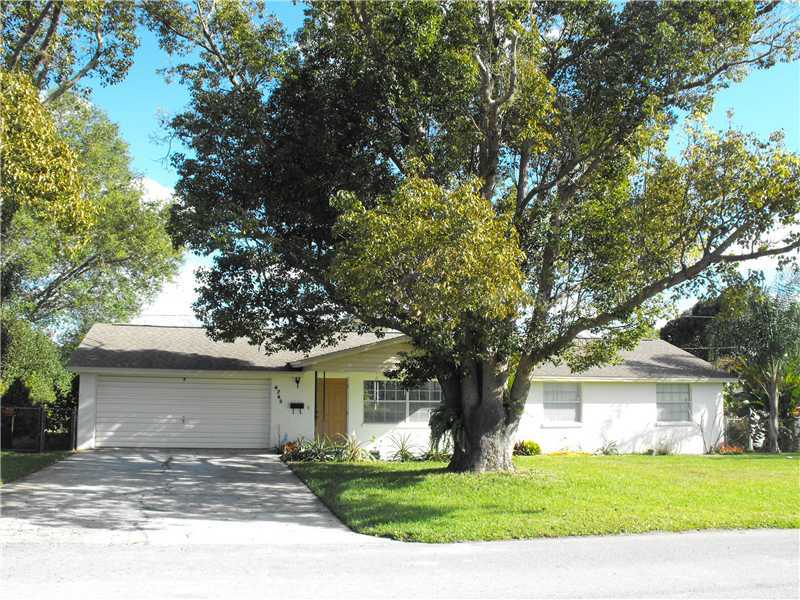 Property Photo: 4743 Benton Street FL 33859