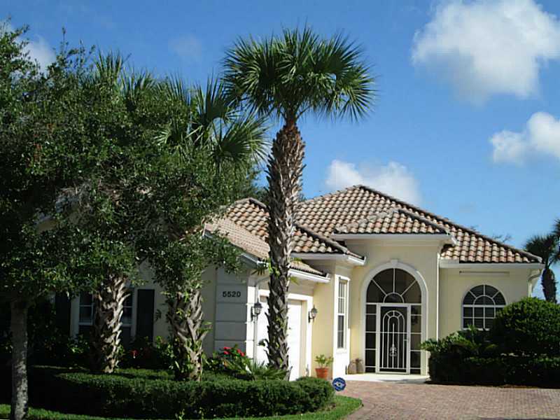 Property Photo:  5520 Carmona Place  FL 34238 