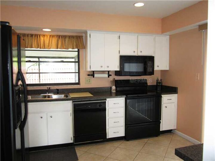Property Photo: 10340 Del Mar Circle FL 33624