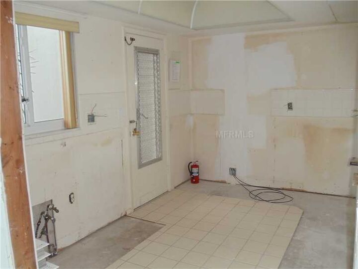 Property Photo:  1200 Tarpon Center Drive 107  FL 34285 