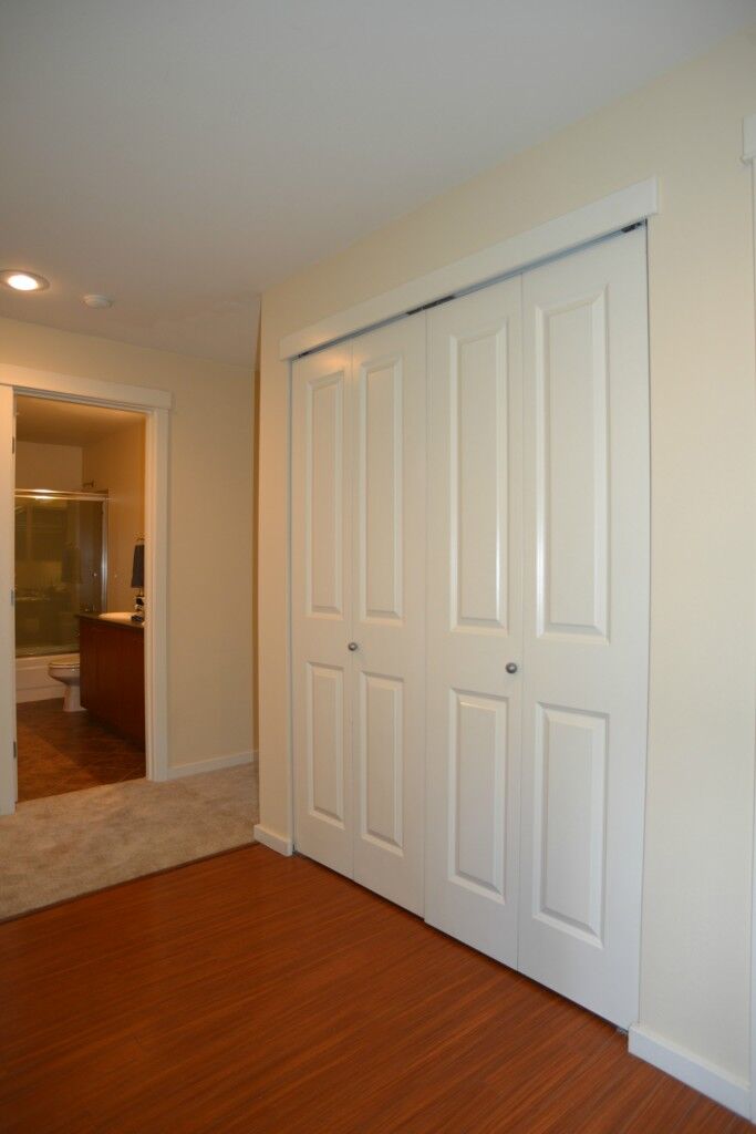 Property Photo:  11229 NE 128th Street H 103  WA 98034 