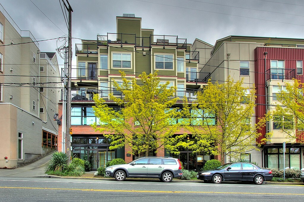 Property Photo: 4026 Stone Wy N 403 WA 98103