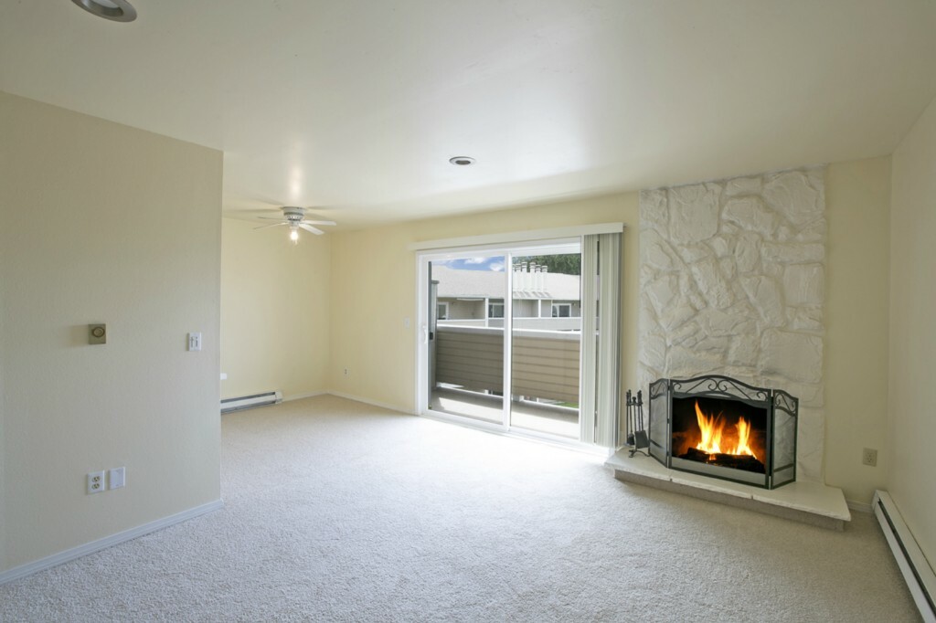 Property Photo:  12435 NE 131st Ct D302  WA 98034 