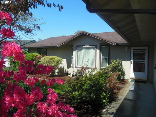 Property Photo: 25127 Legacy Ct OR 97487
