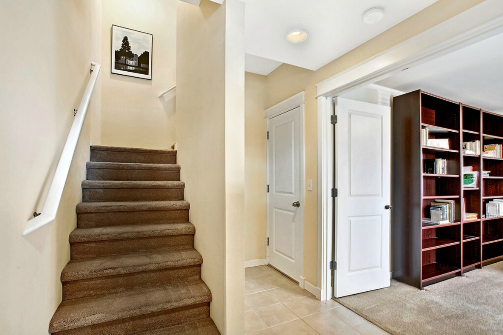Property Photo:  4343 Jill Place S  WA 98108 