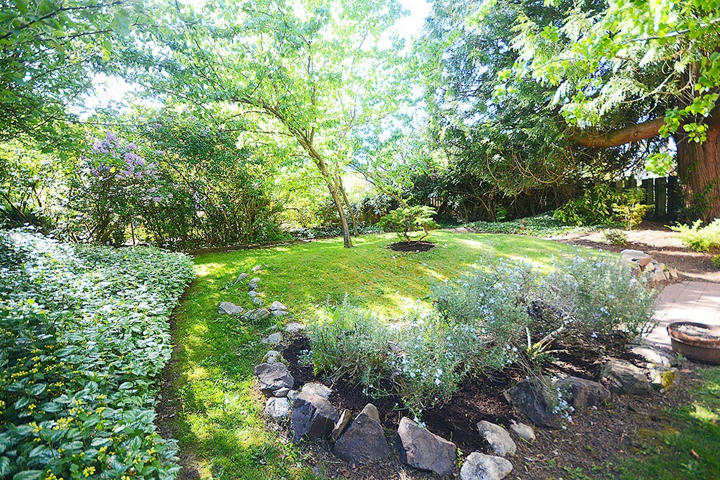 Property Photo:  11533 22nd Ave NE  WA 98125 