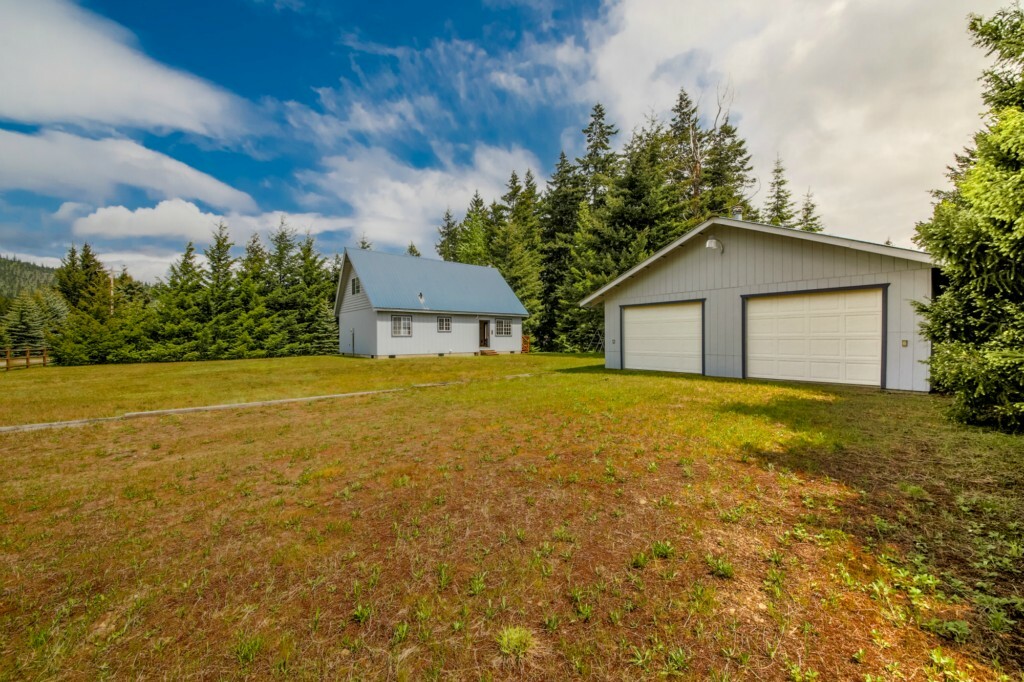 Property Photo:  270 Sunshine Wy  WA 98922 