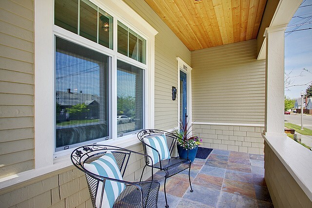 Property Photo: 1012 S Lawrence St WA 98405