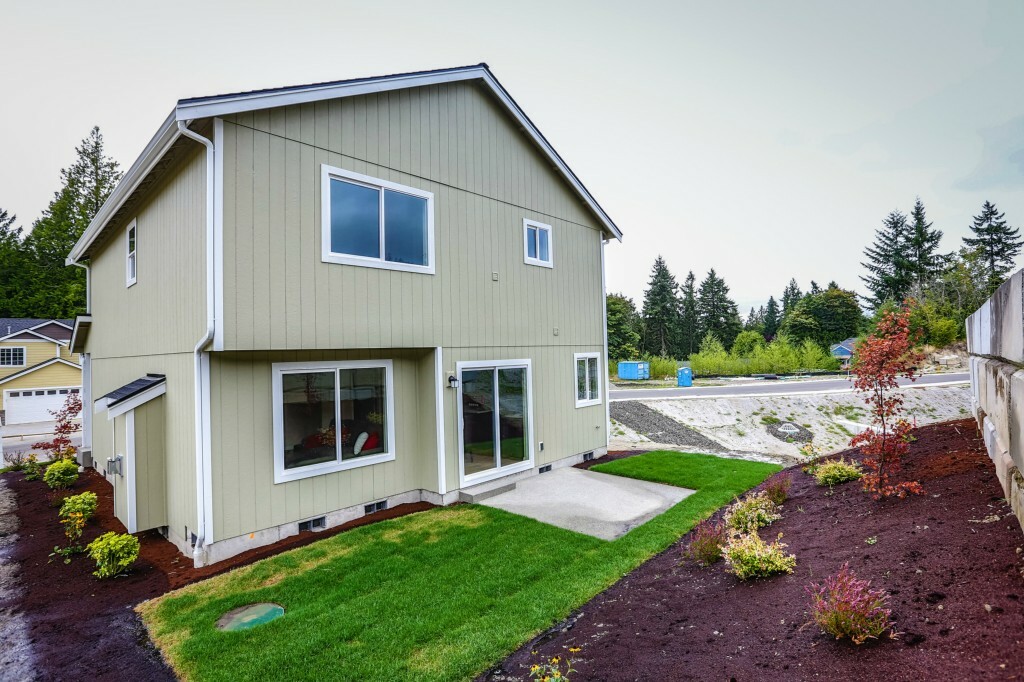 Property Photo:  779 Courage Ct SE  WA 98366 