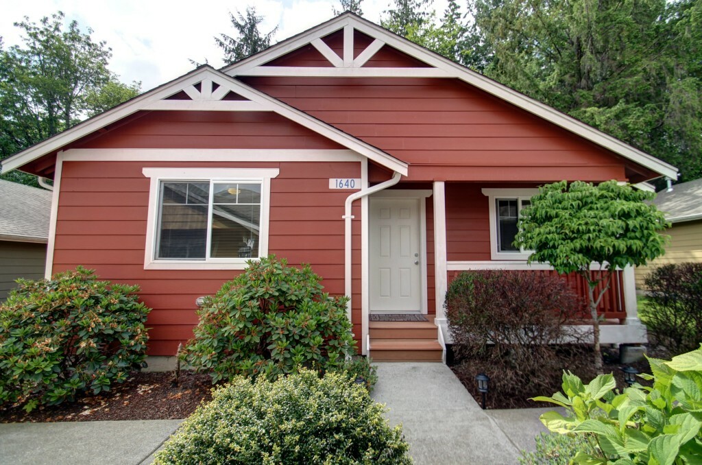 Property Photo: 1640 Wildflower Wy WA 98284