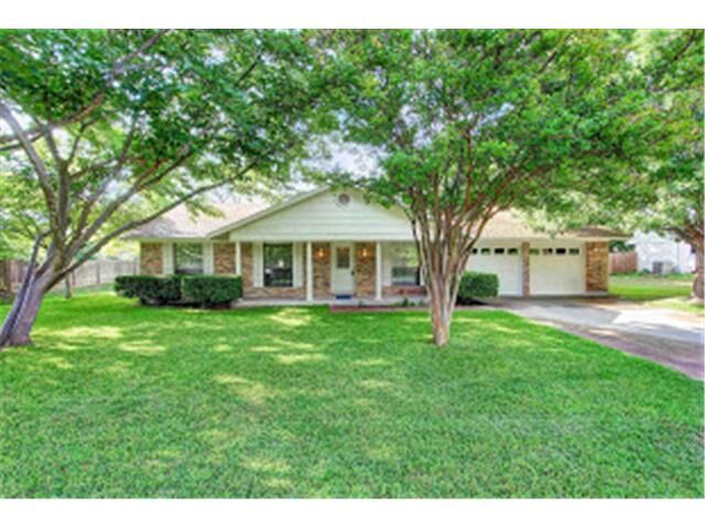 Property Photo:  9804 Queensland Drive  TX 78729 