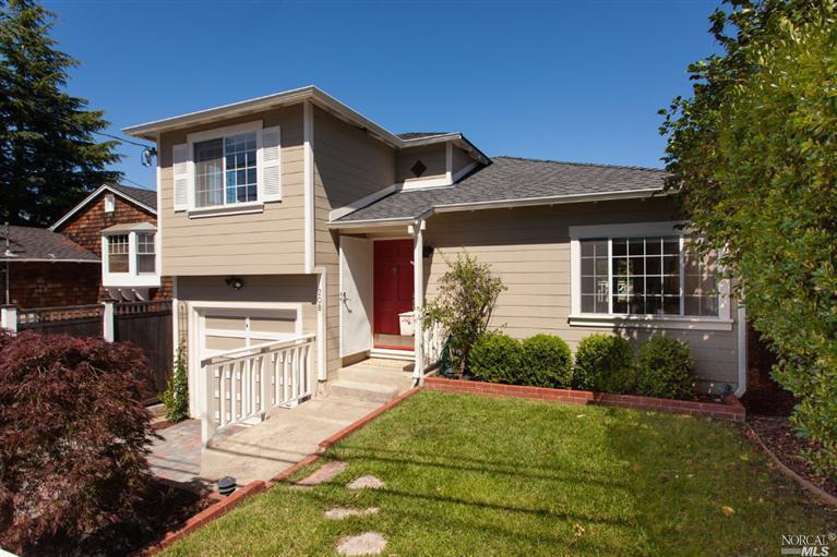 Property Photo:  208 Sausalito Street  CA 94925 