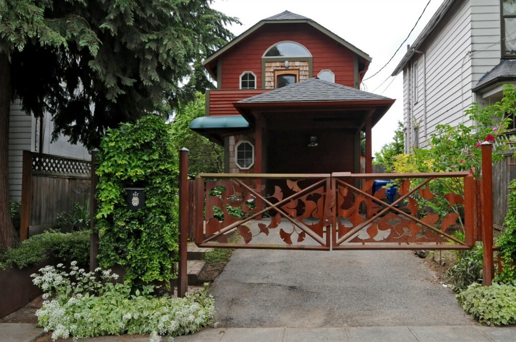 Property Photo: 925 24th Ave S WA 98144