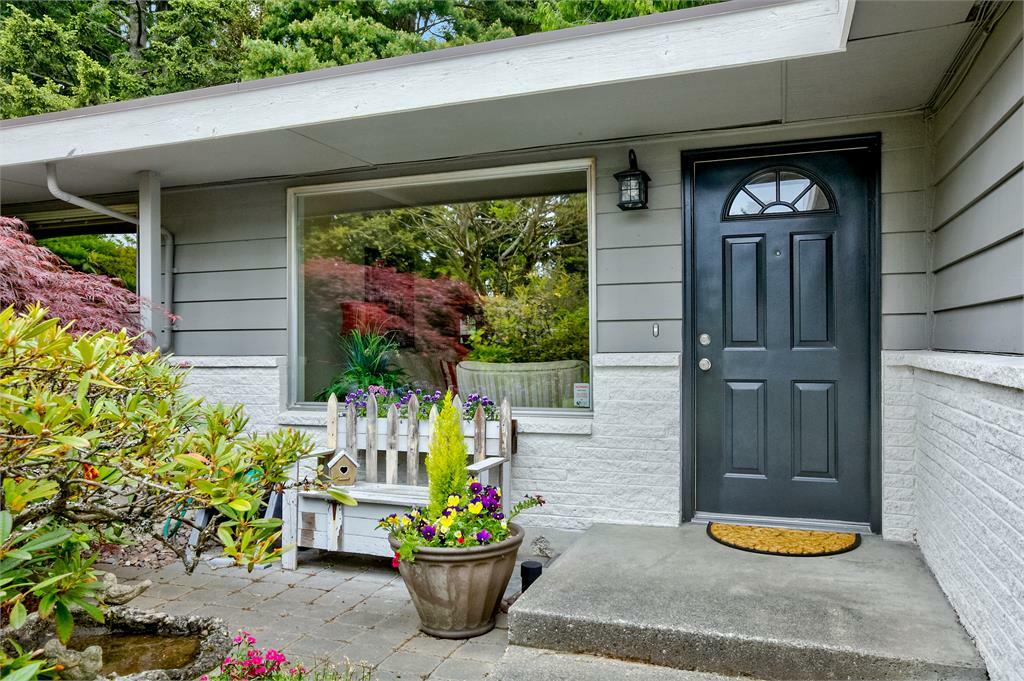 Property Photo:  18520 2nd Ave NW  WA 98177 