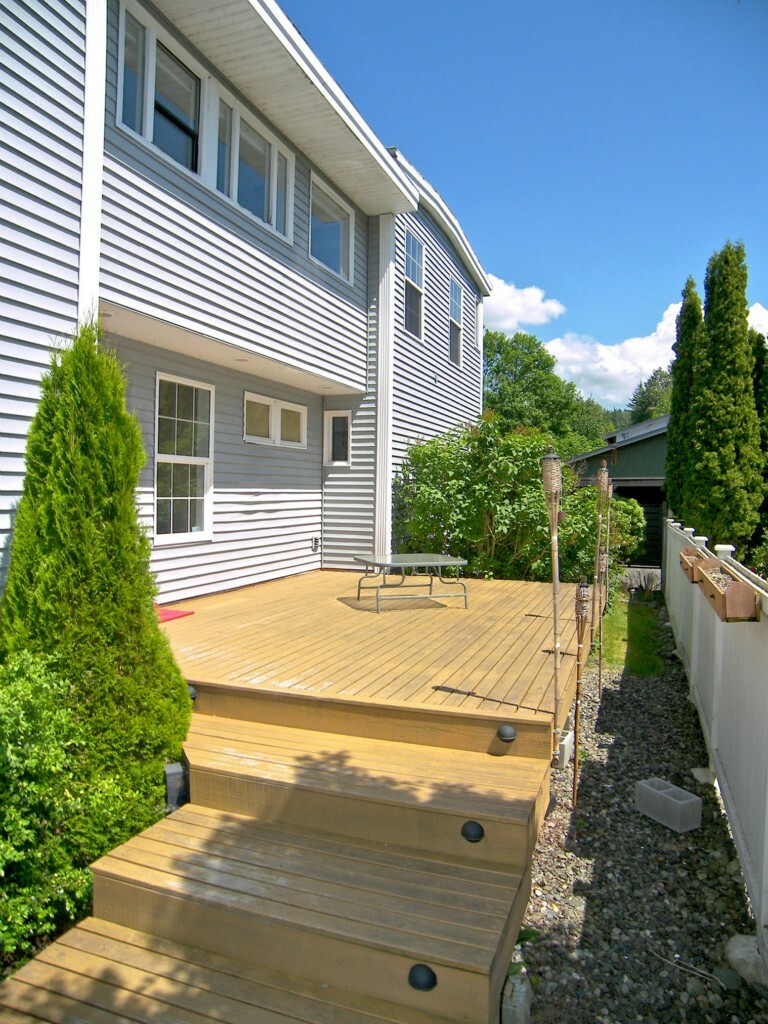 Property Photo:  922 N Shore Dr  WA 98226 