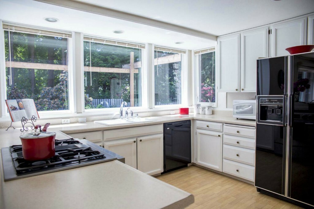 Property Photo: 15118 62nd Ave W WA 98026