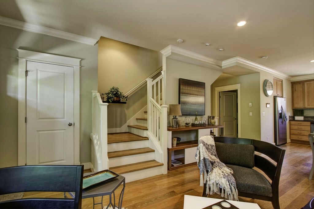 Property Photo: 18A W Etruria St WA 98119