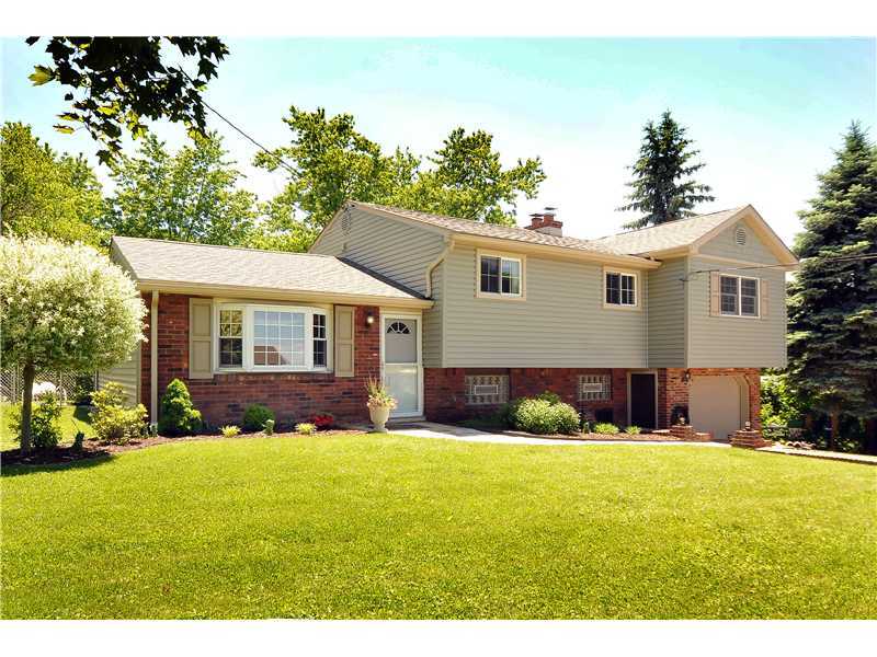 Property Photo: 108 Swiss Drive PA 15126