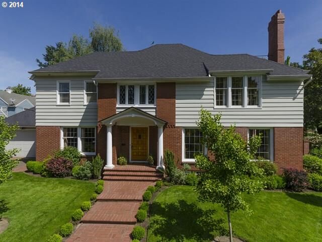 Property Photo:  1829 NE Knott St  OR 97212 