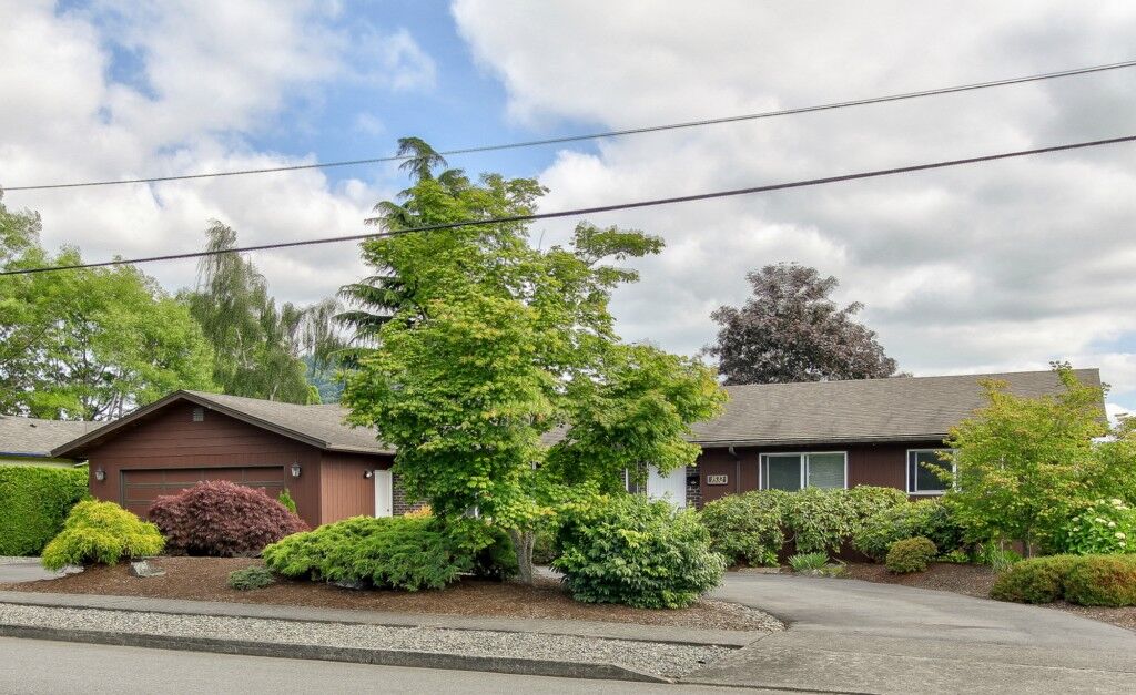 Property Photo:  1532 E Hazel St  WA 98274 