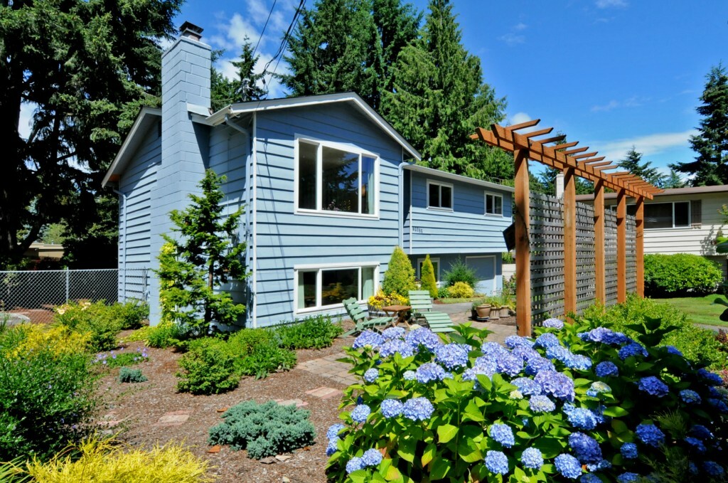 Property Photo:  18522 6th Ave NW  WA 98177 