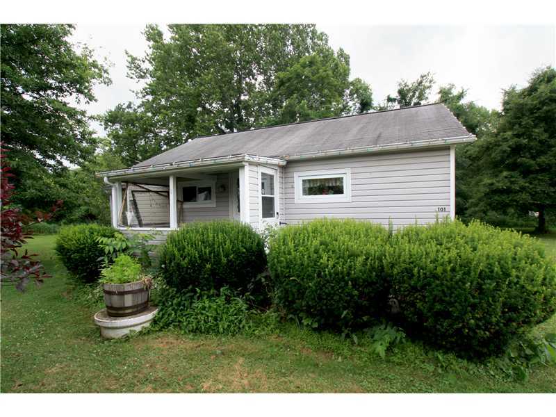 Property Photo:  101 E Hillis St  PA 15697 