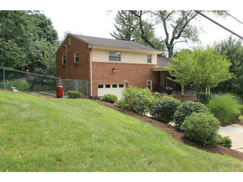 Property Photo:  1062 Greenbriar Rd  PA 15102 