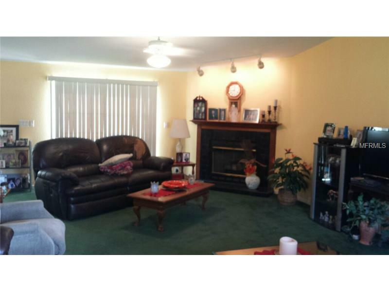 Property Photo:  13414 Riada Way  FL 33525 