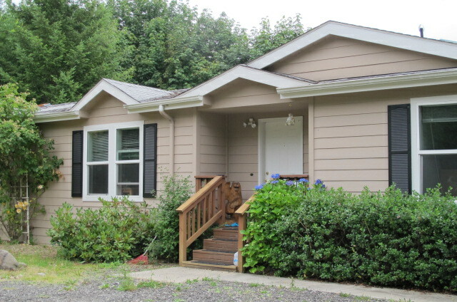 Property Photo:  291 E Northcrest Ct  WA 95824 