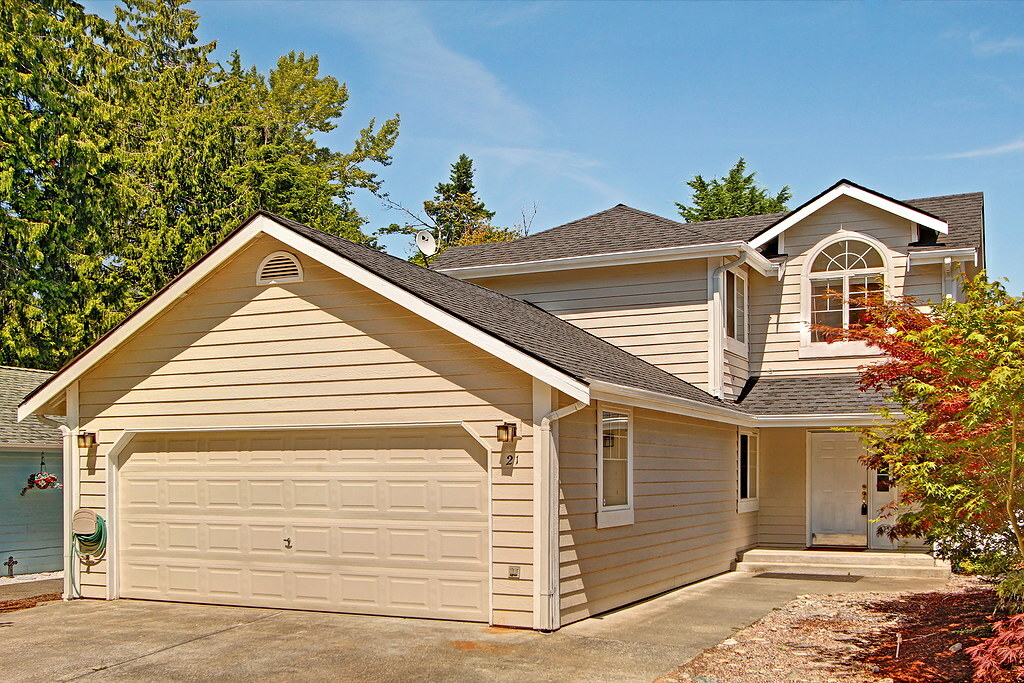 Property Photo:  21 83rd Ave SE  WA 98258 