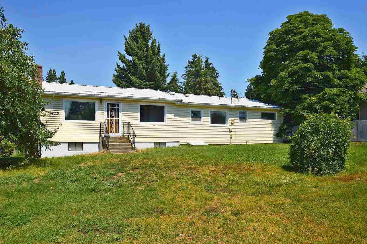 Property Photo: 10112 E 15th Ave WA 99206