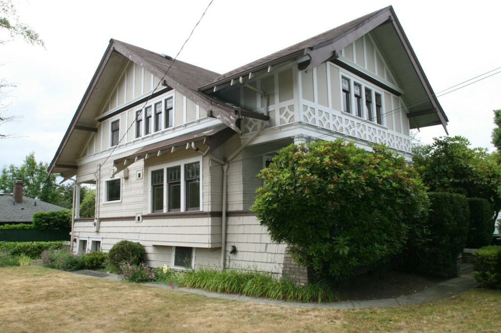 Property Photo:  2819 S Holgate St  WA 98144 