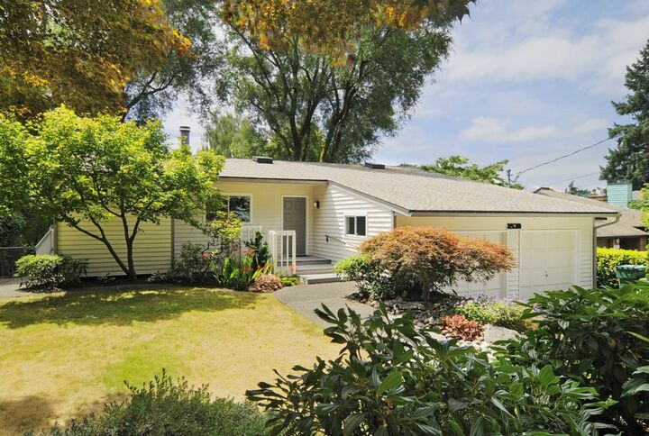 2539 NE 83rd St  Seattle WA 98115 photo