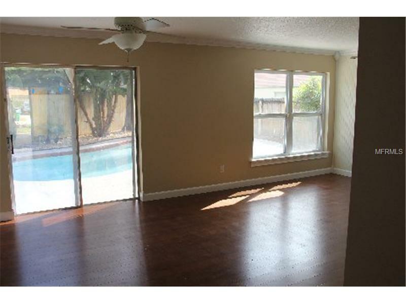 Property Photo:  426 Boxwood Circle  FL 32708 