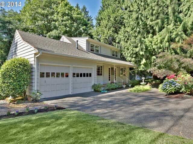 Property Photo: 1100 SW Cheltenham St OR 97239