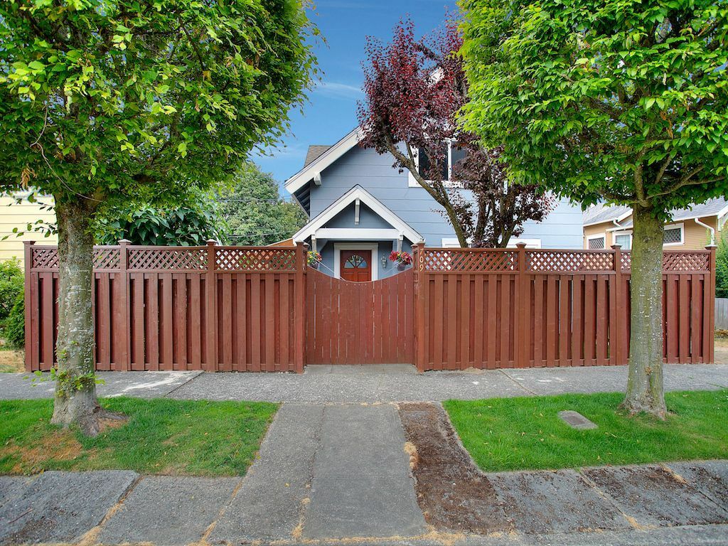 Property Photo:  709 S Lawrence St  WA 98405 