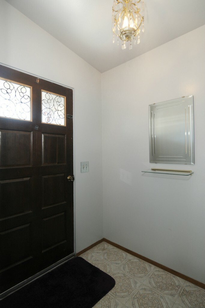 Property Photo: 2110 N 171st St WA 98133