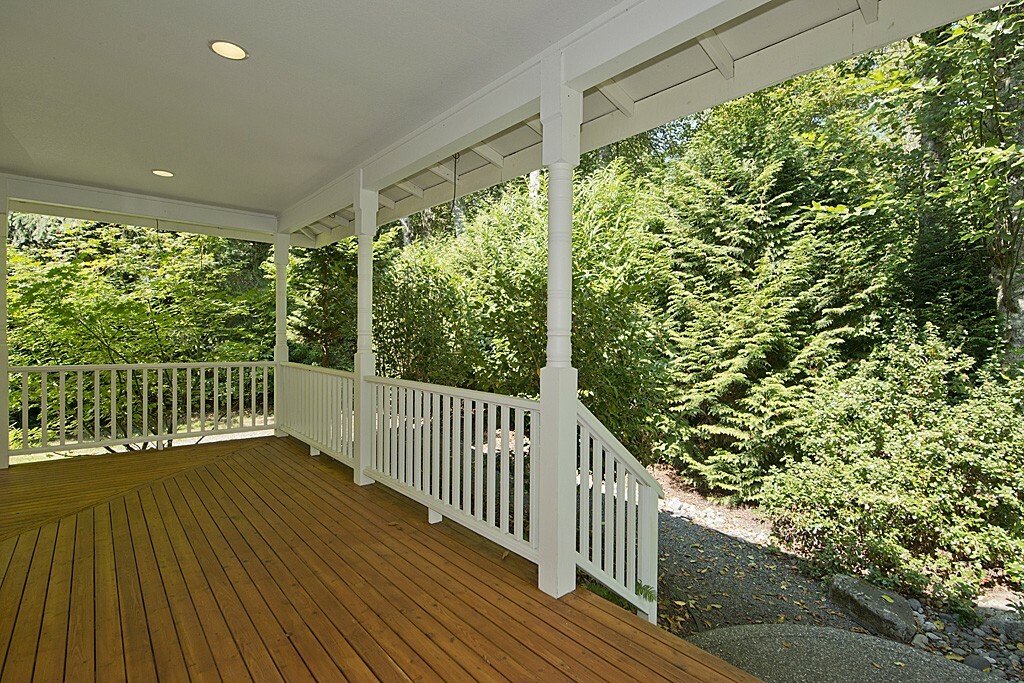 Property Photo:  14537 Misty Vale Place NE  WA 98110 